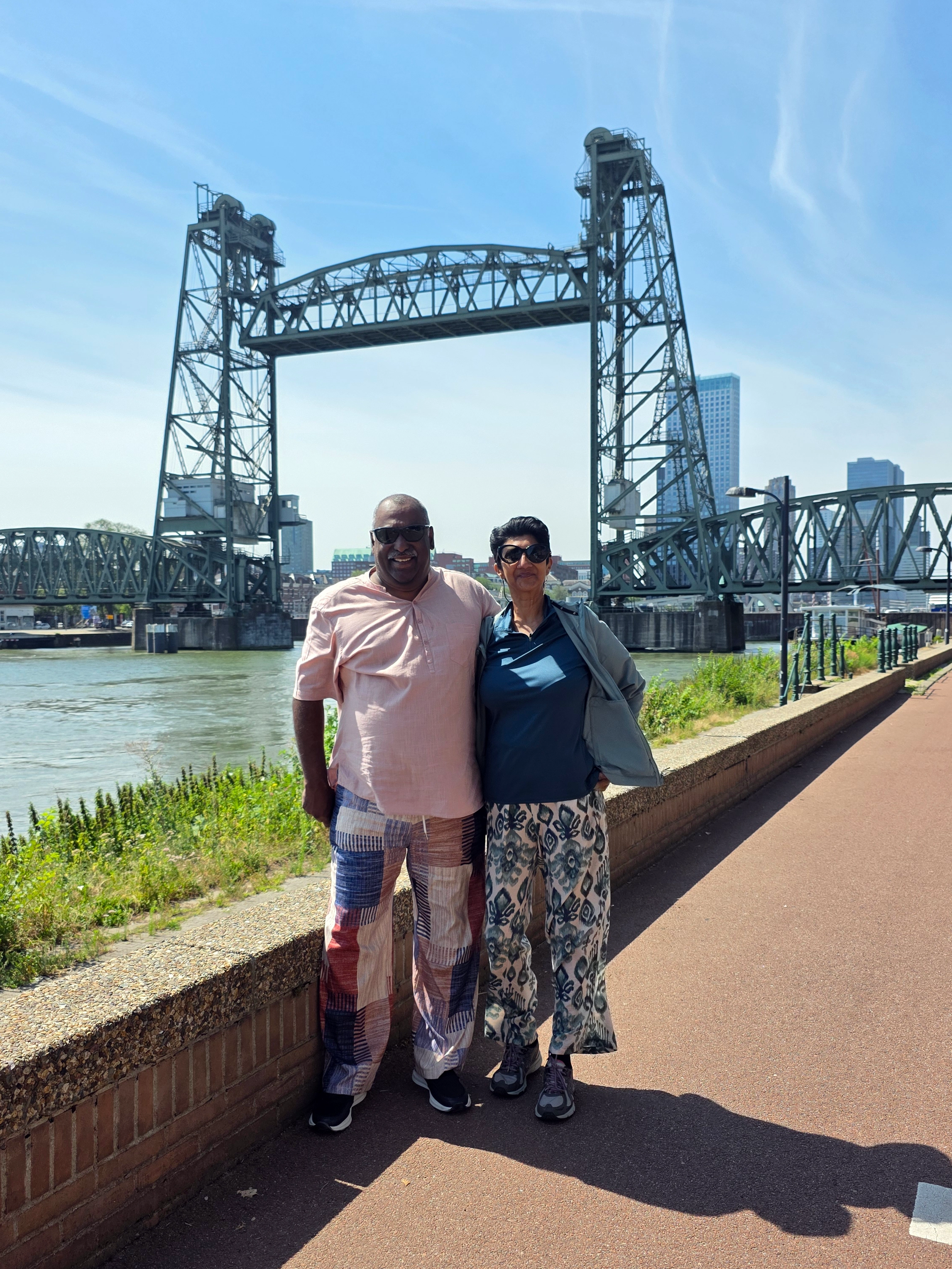 Guest enjoying de Hef with Rotterdam Private Tours